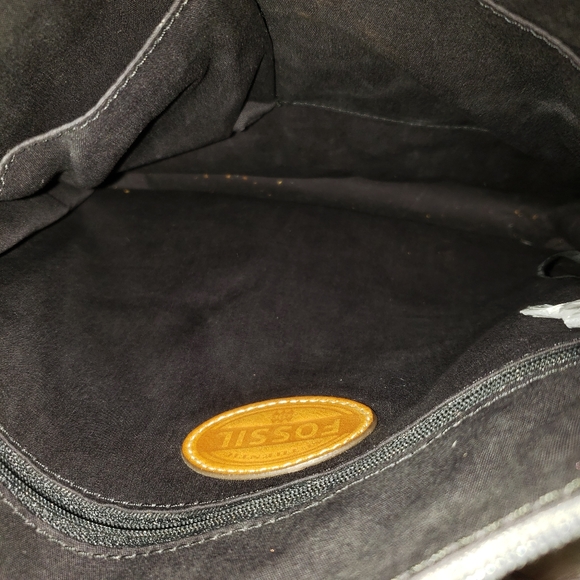 Fossil Cross body Purse Like New Condition - Picture 8 of 8